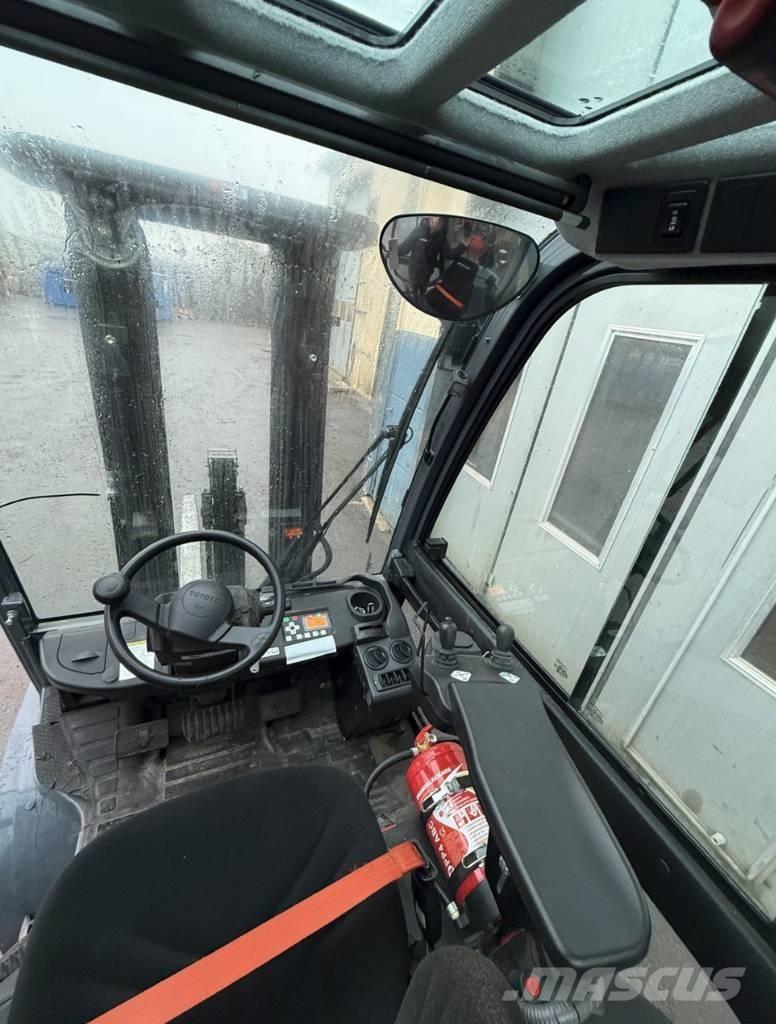 Toyota truck 8FD30F Diesel Trucker