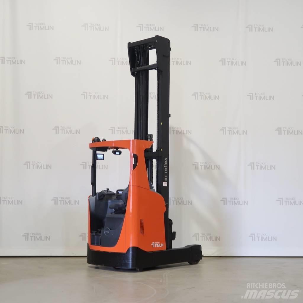 Toyota RRE200HC Skyvemasttruck