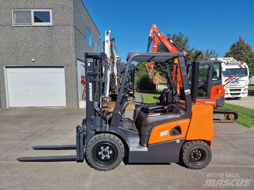 Doosan d30nxp Diesel Trucker