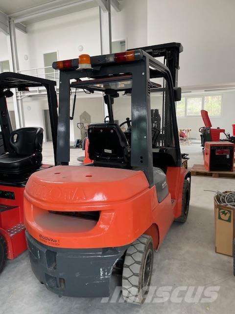 Toyota 62-7FDF30 Diesel Trucker