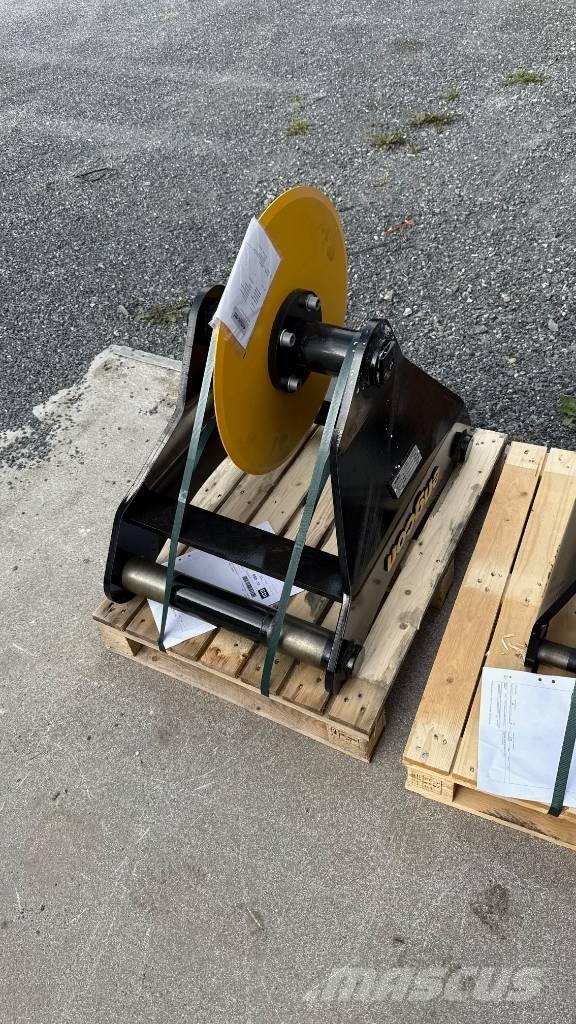 Engcon TC33 S70 Asfaltskjærer