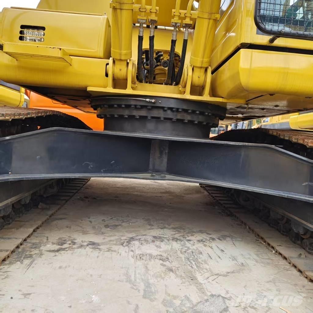 Komatsu PC 220-8 Beltegraver