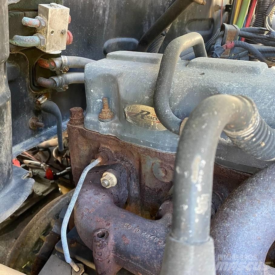 Mack CHN613 Trekkvogner