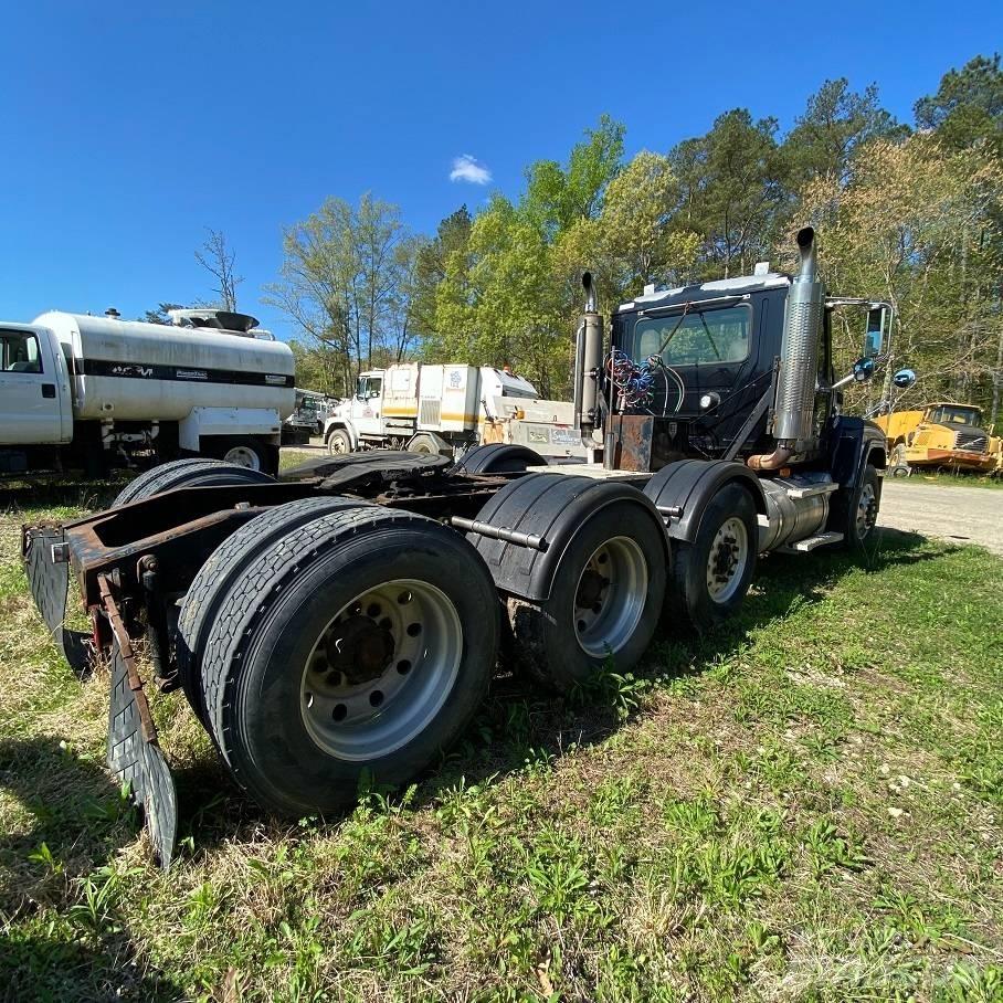 Mack CHN613 Trekkvogner