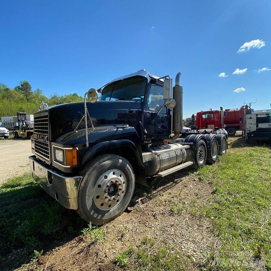 Mack CHN613 Trekkvogner