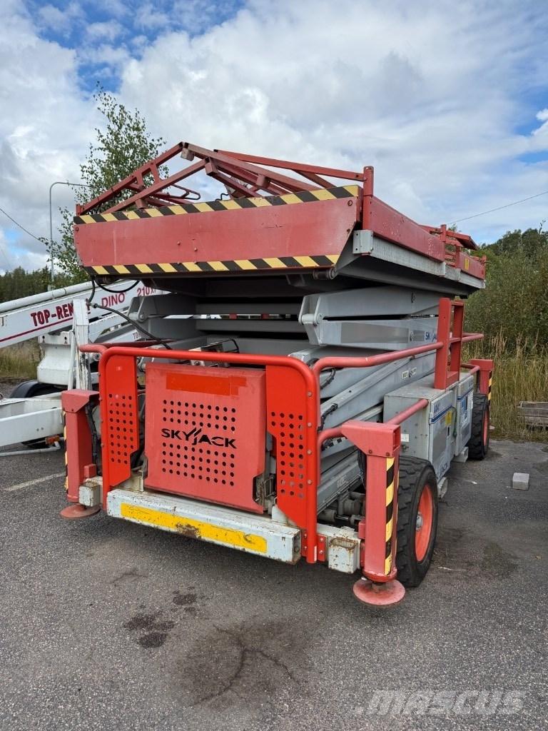 SkyJack SJ 9250 RT Sakselifter