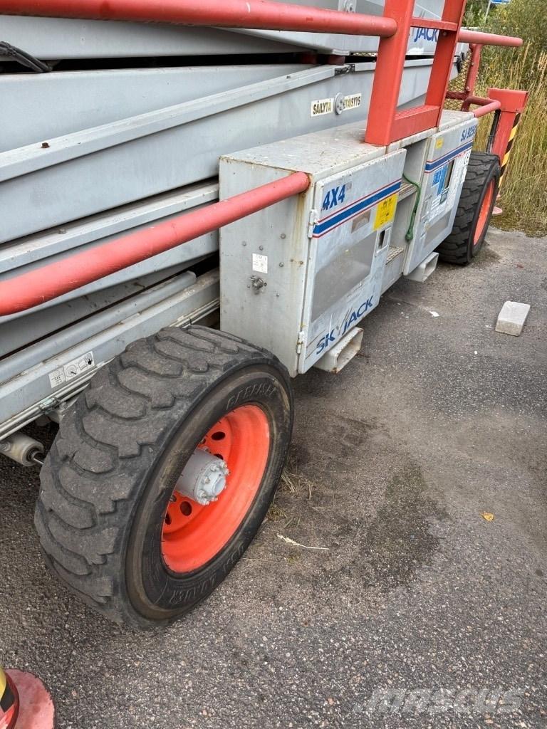 SkyJack SJ 9250 RT Sakselifter