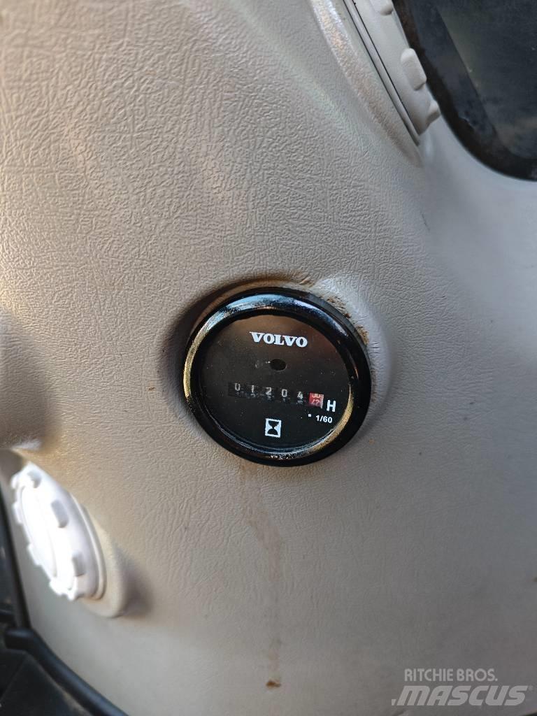 Volvo EC 250 D L Beltegraver