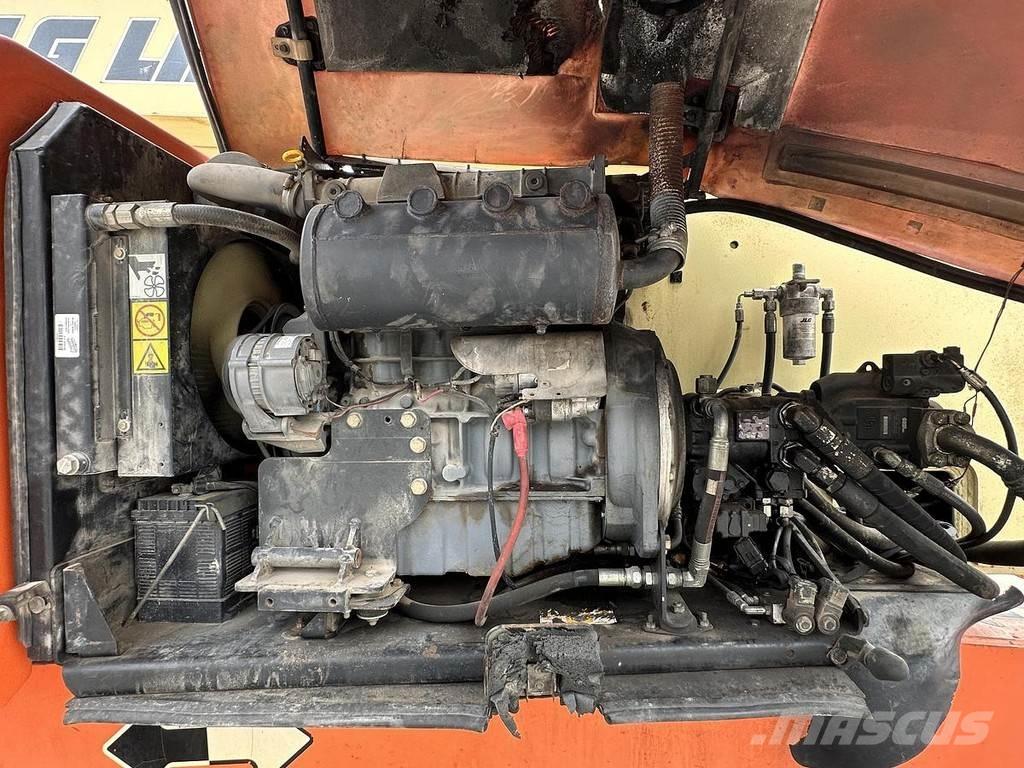 JLG 800AJ Leddede bomlifter