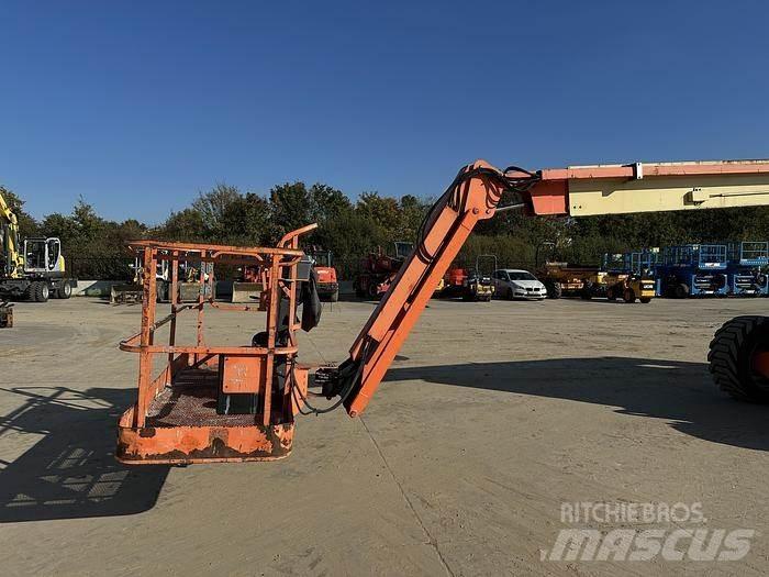 JLG 800AJ Leddede bomlifter