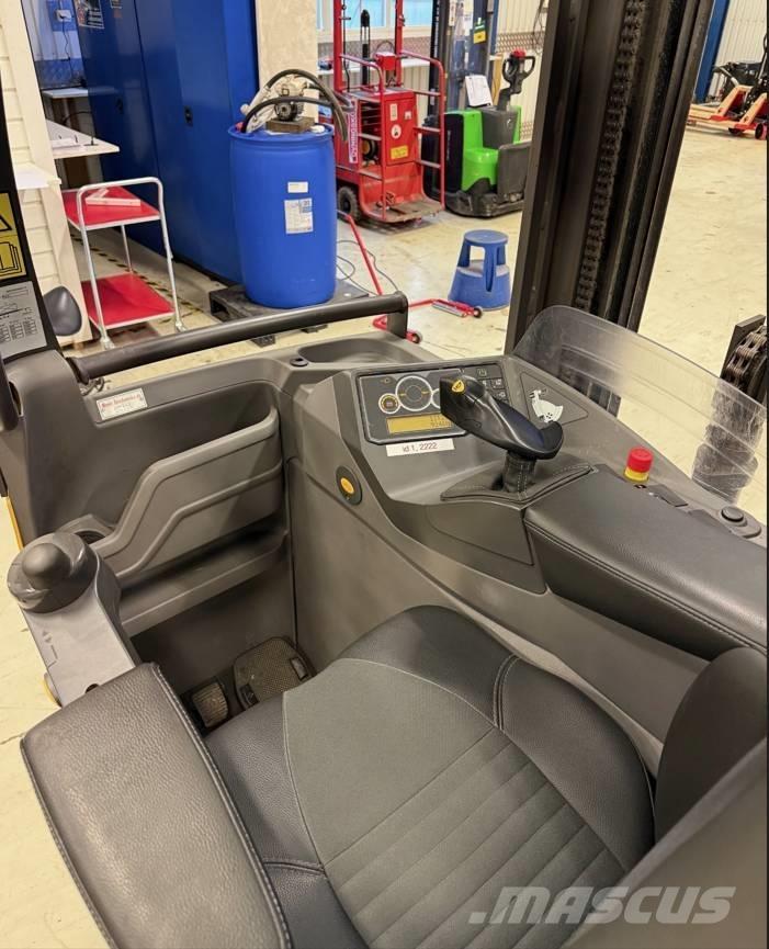 Atlet truck UMS160 Skyvemasttruck