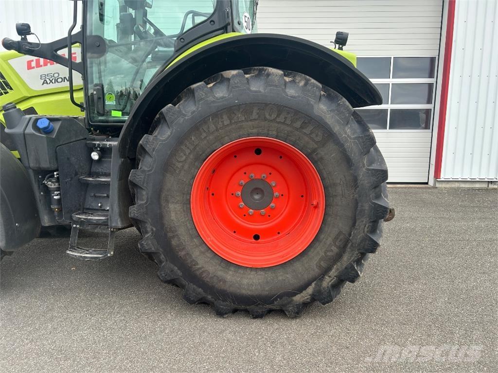 CLAAS Axion 850 Traktorer