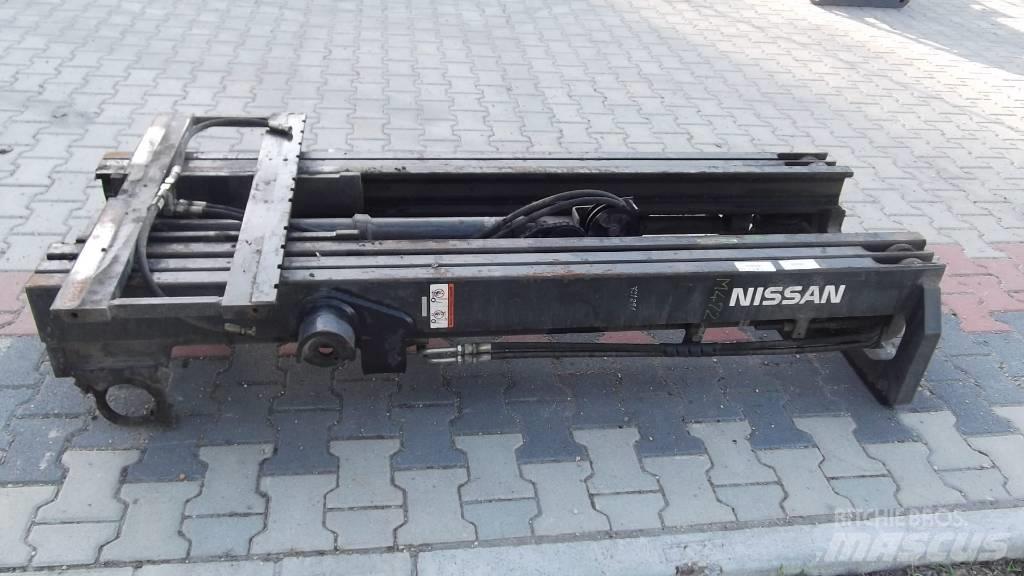Nissan FB18 M-0472 Skyvemast trucker