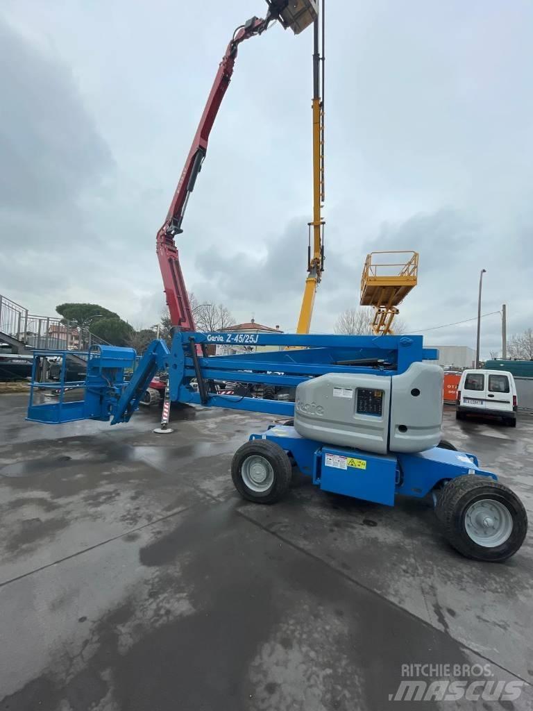 Genie Z 45/25 BI Leddede bomlifter