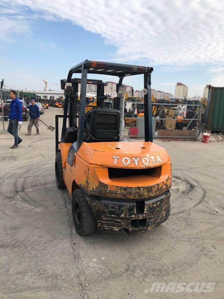 Toyota FD 30 Diesel Trucker