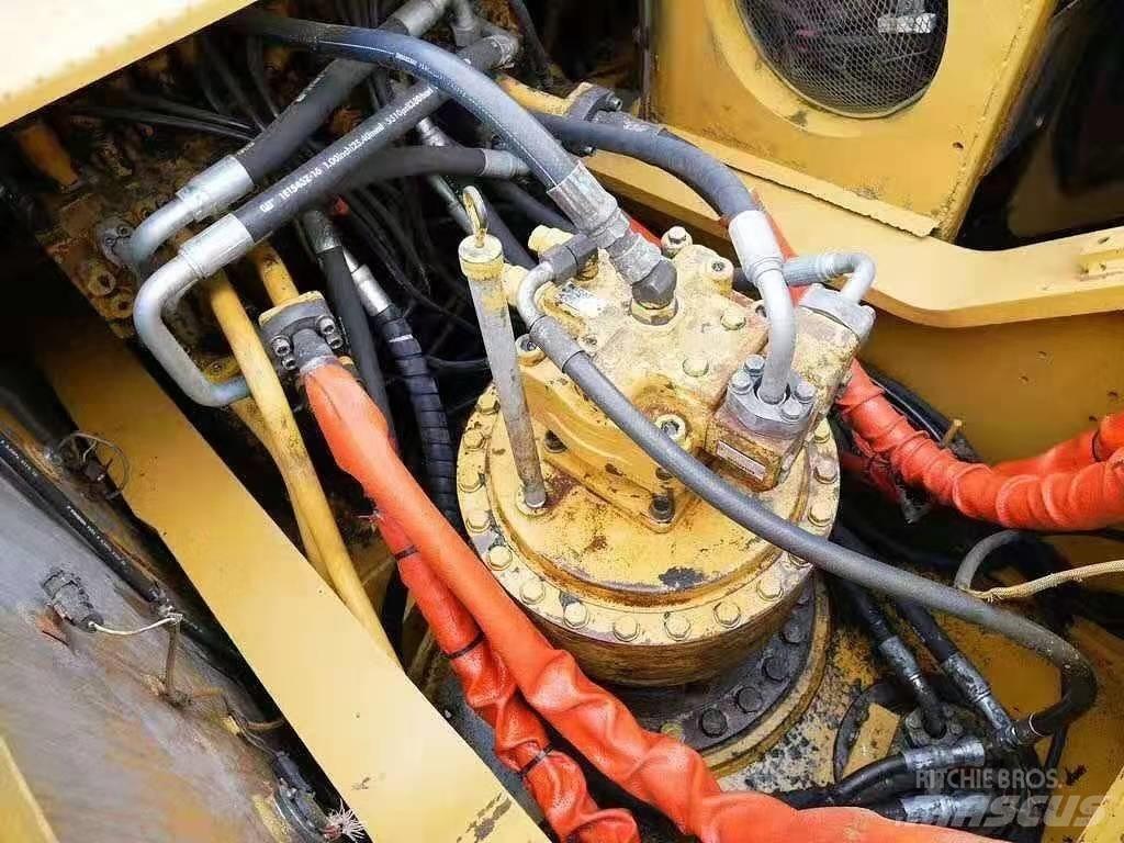 CAT 330 D Beltegraver
