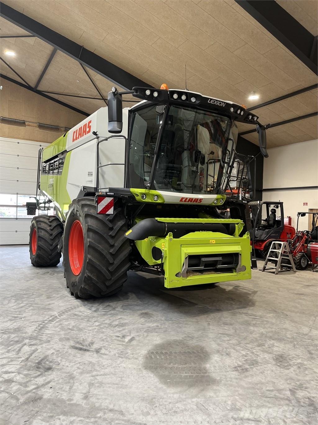 CLAAS Lexion 7700 Skurtreskere