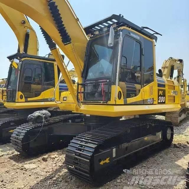 Komatsu PC 200-8 Midigravere 7 - 12t