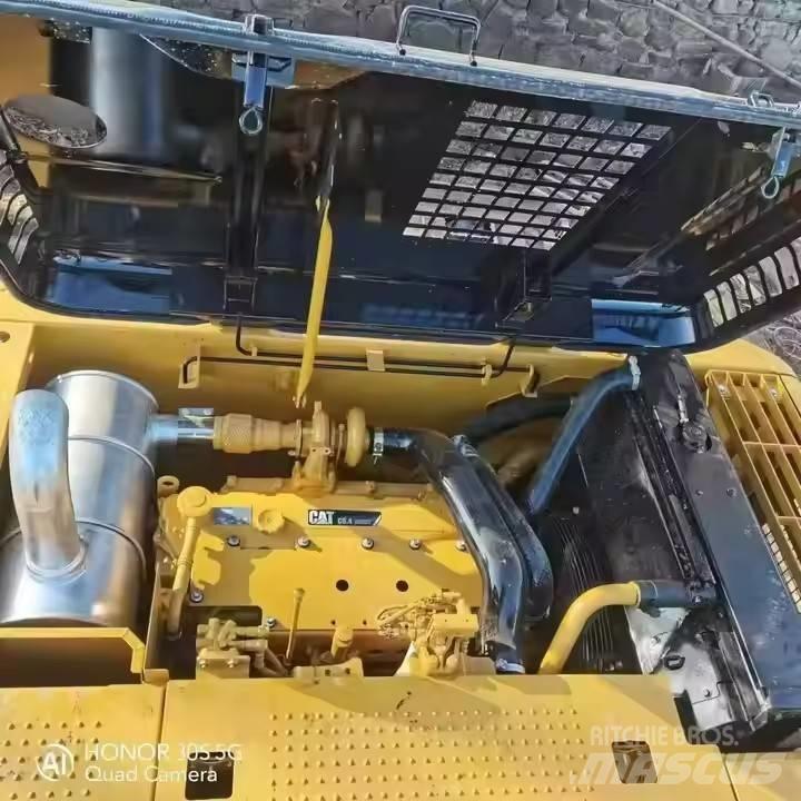 CAT 320D2 Beltegraver