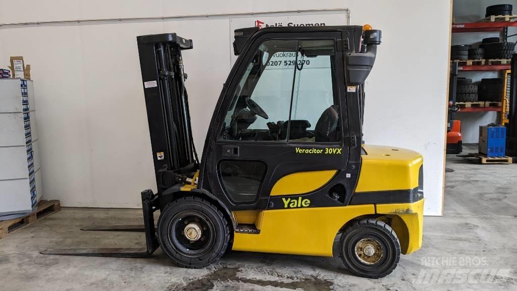 Yale GDP30VX Diesel Trucker