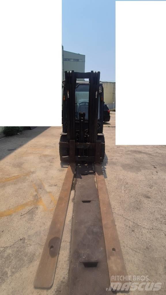 Hyundai D30 Gaffeltrucker - Annet