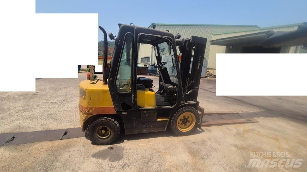 Hyundai D30 Gaffeltrucker - Annet