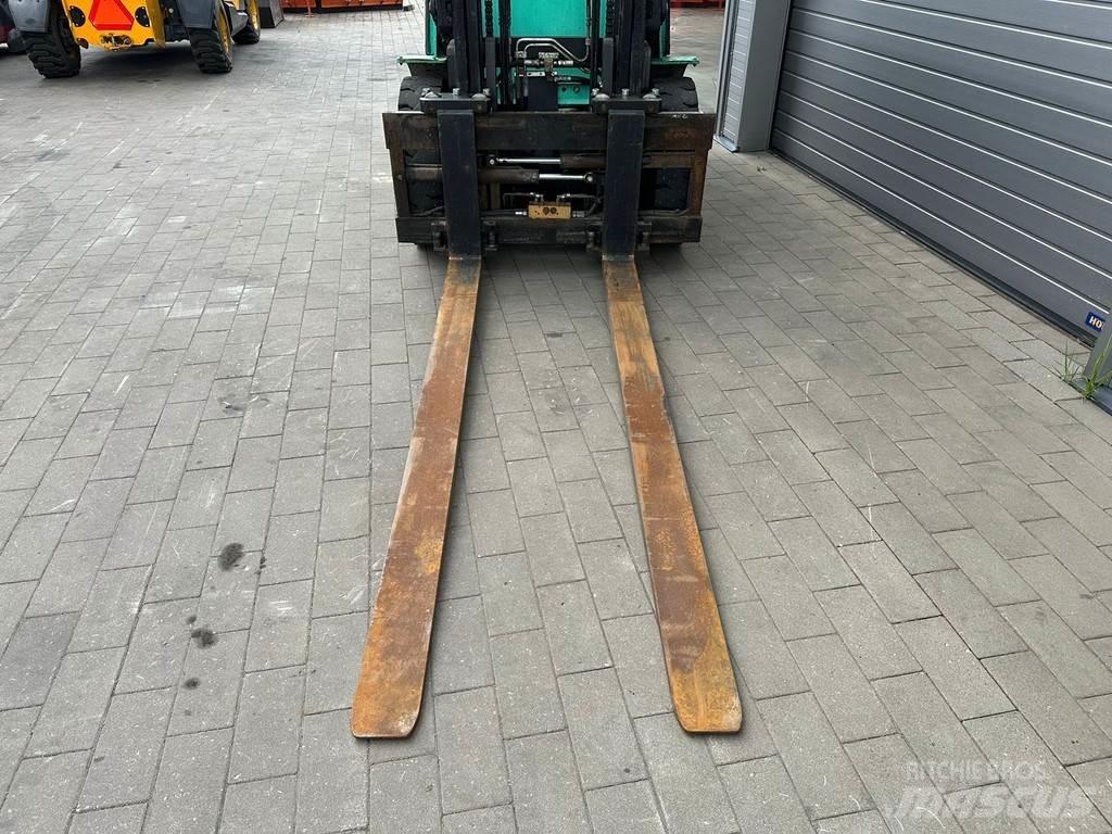 Mitsubishi FD40N Diesel Trucker