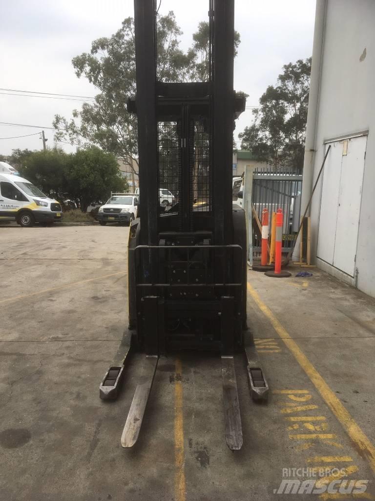 Hyster N35ZDR Skyvemasttruck