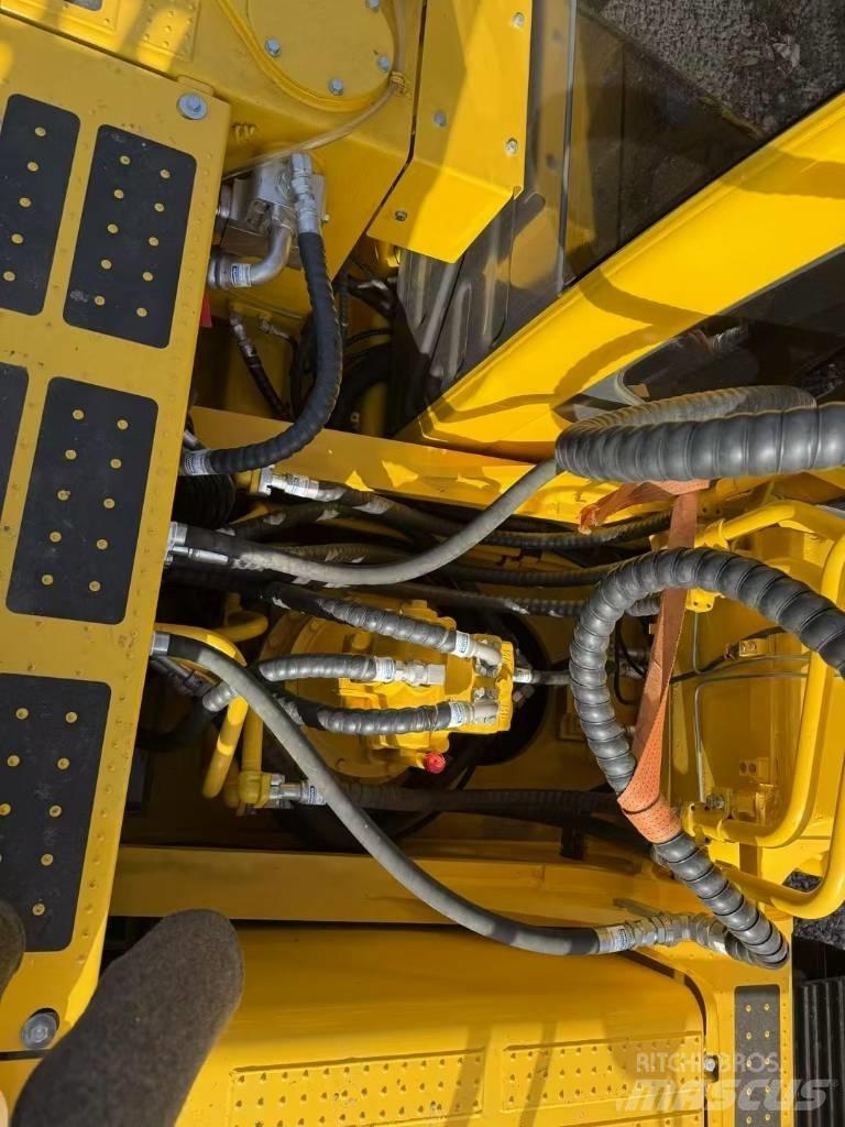 Komatsu 350LC-8 Beltegraver