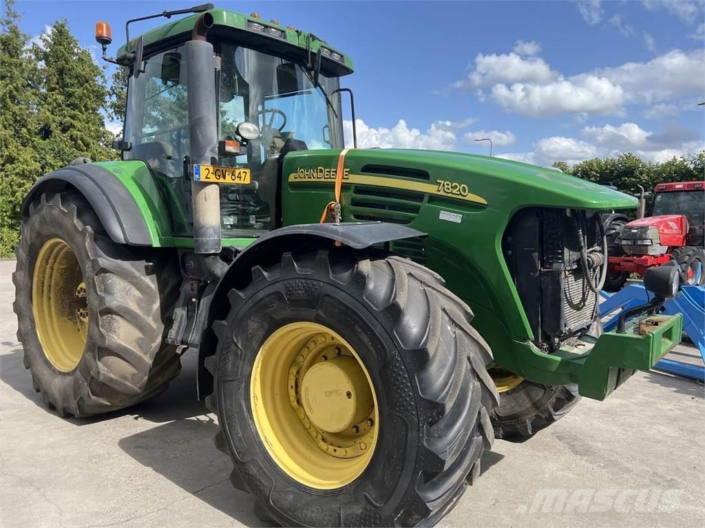 John Deere 7820 Traktorer