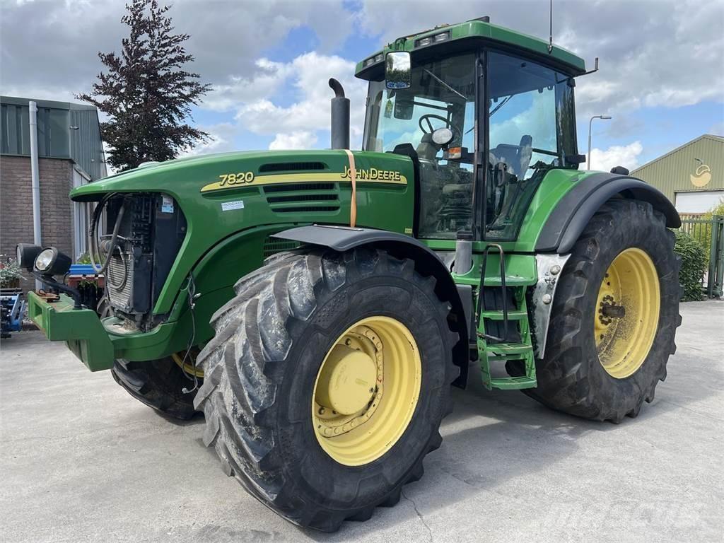 John Deere 7820 Traktorer