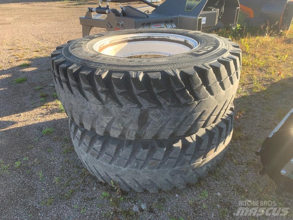 Nokian 16.9 R28 Dekk, hjul og felger