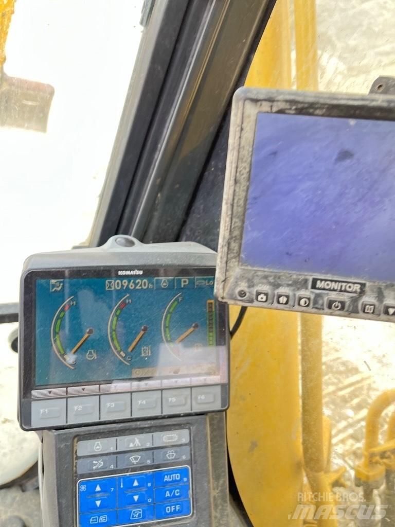 Komatsu PC 240 LC-7 Beltegraver