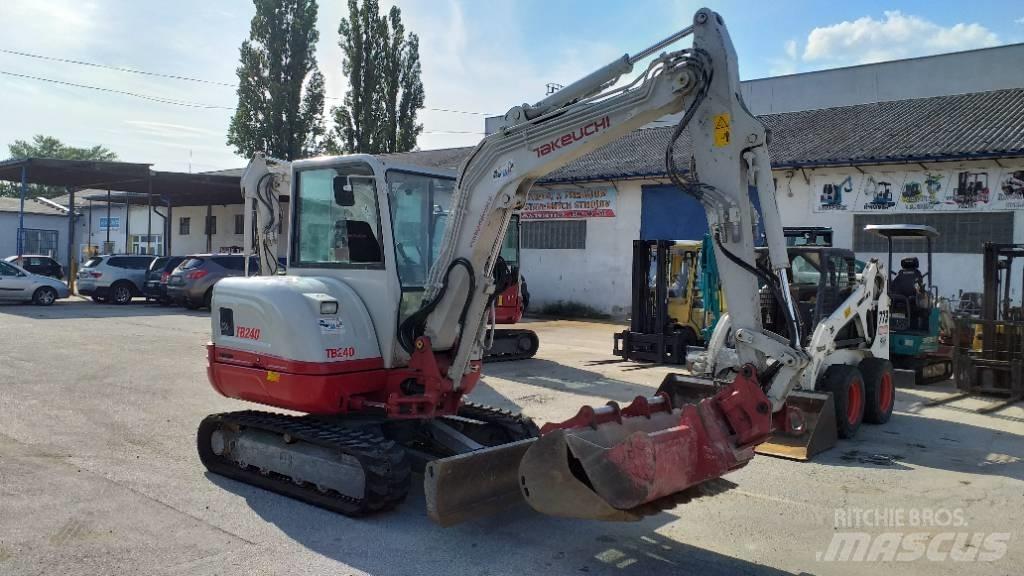 Takeuchi TB 240 Minigravere <7t