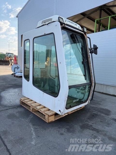 Liebherr CAB SERIE B Førerhus og Interiør