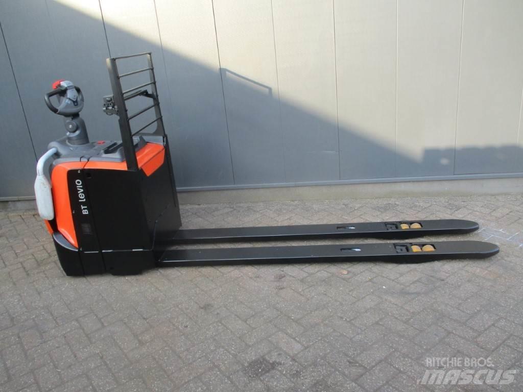 Toyota LPE 250 Lavtløftende truck med platform