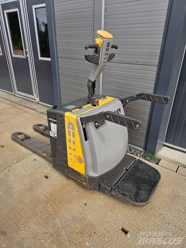 Atlet Tpl/200 Lavtløftende truck med platform