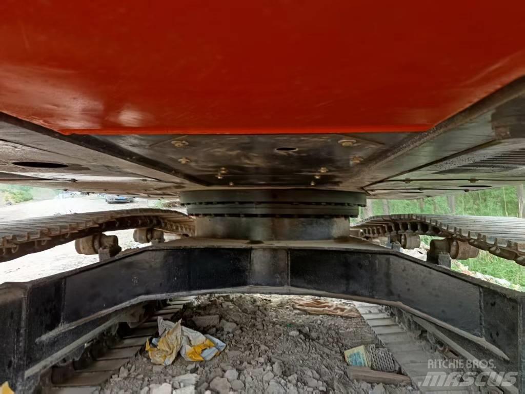 Hitachi ZX200 Beltegraver
