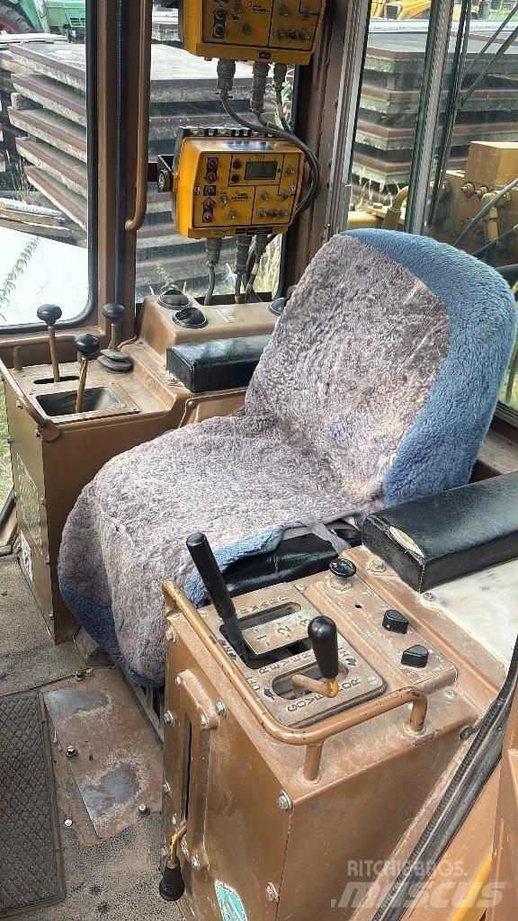 CAT D 4 C Dozere Beltegående