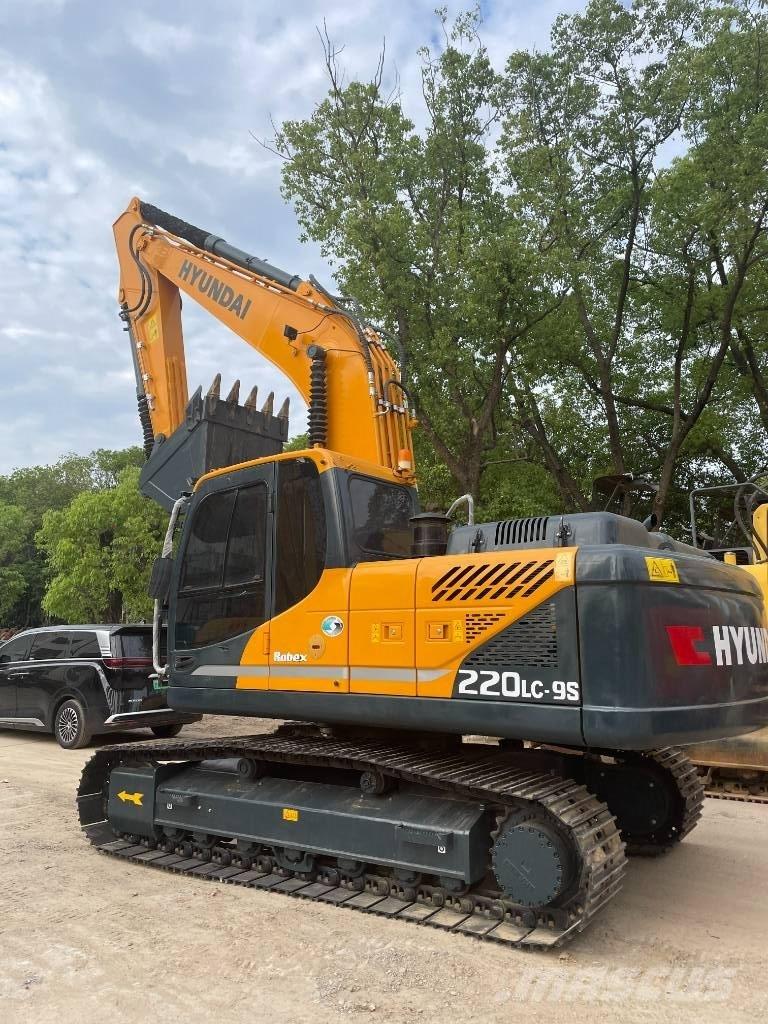 Hyundai 220LC-9S Midigravere 7 - 12t
