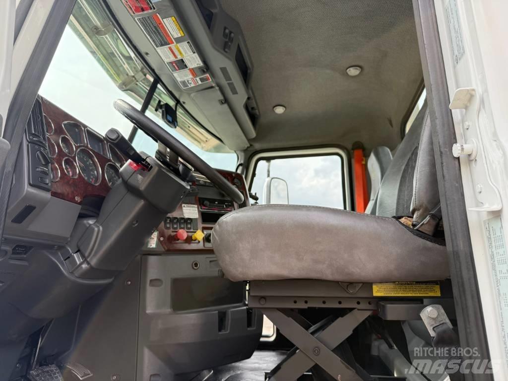 Mack CXU 613 Trekkvogner