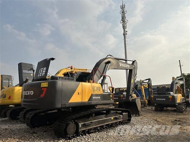 Volvo EC240 Beltegraver