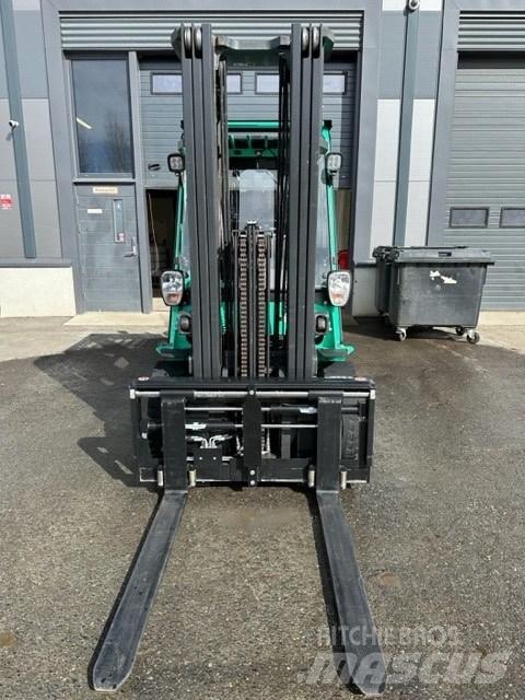 Mitsubishi FD30N Diesel Trucker