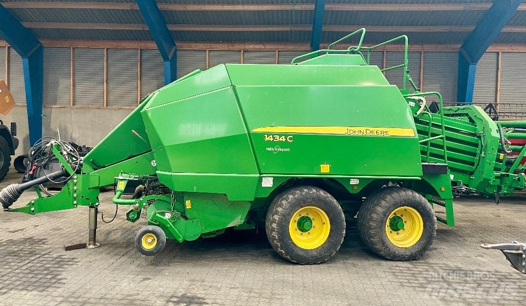 John Deere 1434 C Firkantpresser