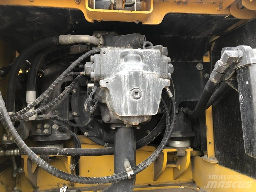 Komatsu 300 -7 Beltegraver