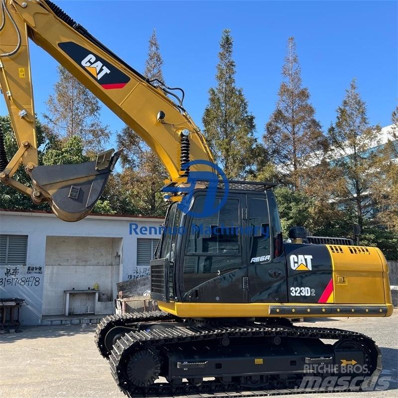 CAT 323D2 Beltegraver