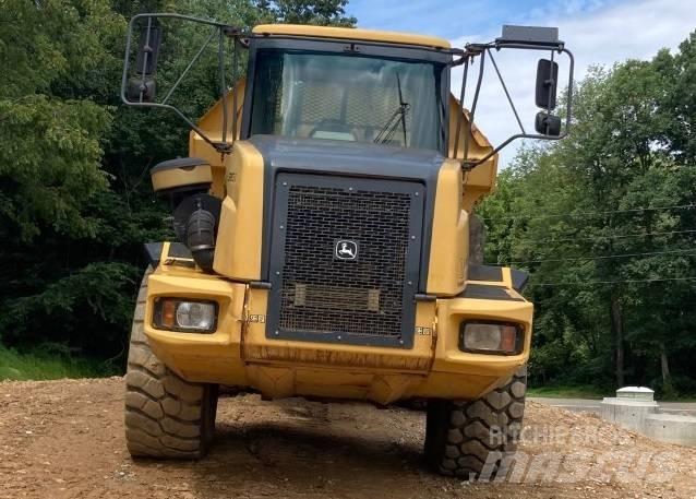 John Deere 300 D Rammestyrte Dumpere