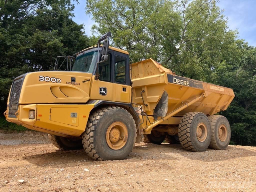 John Deere 300 D Rammestyrte Dumpere