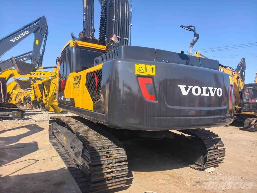 Volvo EC 300 D L Beltegraver