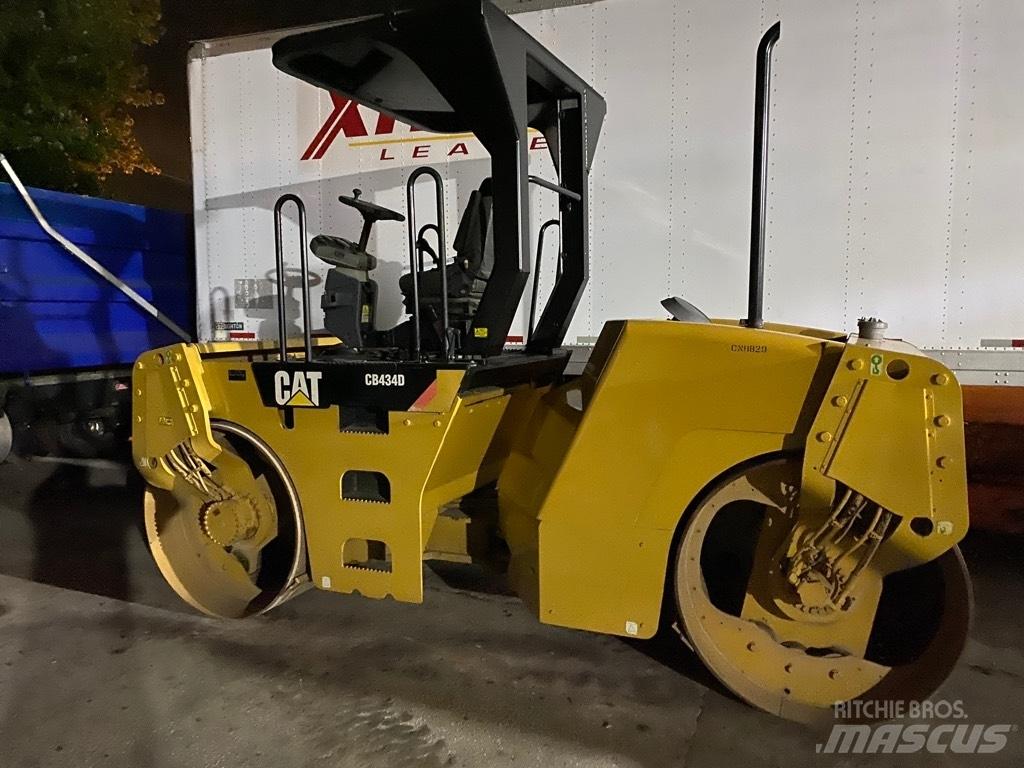 CAT CB 434 D Tandem Valser
